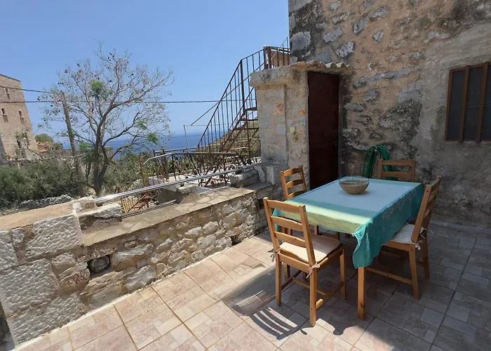 Πετροσπιτο