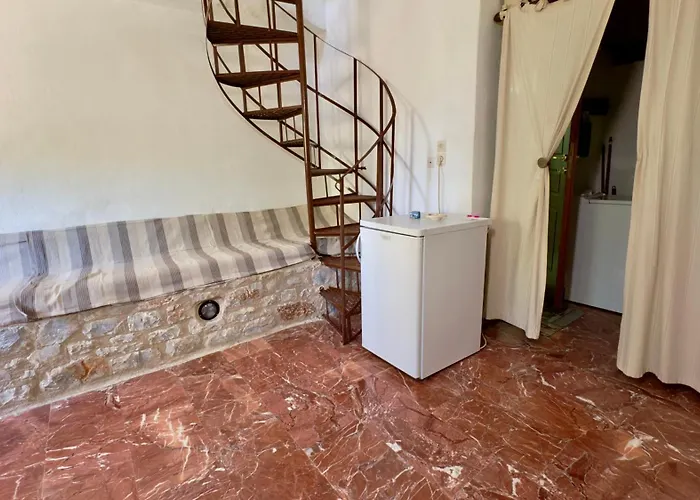 Πετροσπιτο *